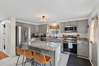 29 Malilly Rd in Portland, ME - Building Photo - Building Photo