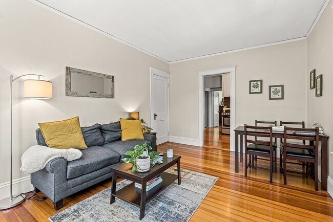 10 Chestnut St in Melrose, MA - Building Photo - Building Photo