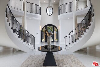 28 Tide Watch in Newport Beach, CA - Building Photo - Building Photo