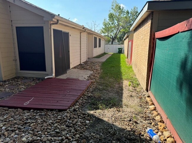 12704 Westpark Dr in Houston, TX - Building Photo - Building Photo