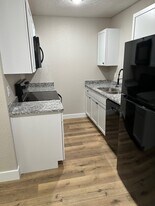 449 W Lombard St, Unit C in Springfield, MO - Building Photo