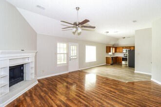 4515 Kings Grant Dr in Memphis, TN - Building Photo - Building Photo