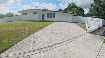 27000 SW 145th Ave in Homestead, FL - Building Photo