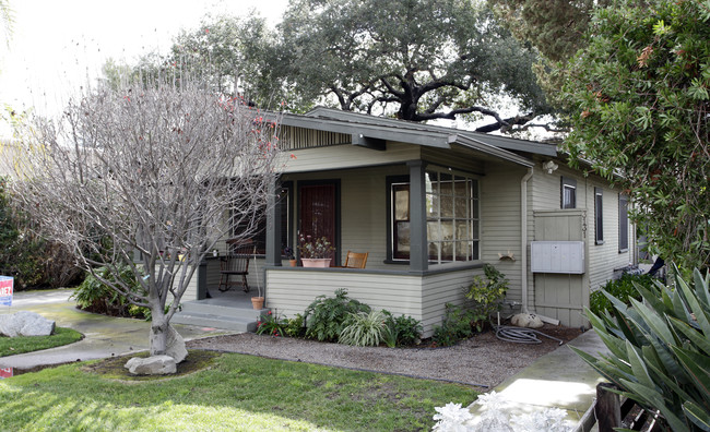 3129-3131 Hawthorn St in San Diego, CA - Building Photo - Building Photo