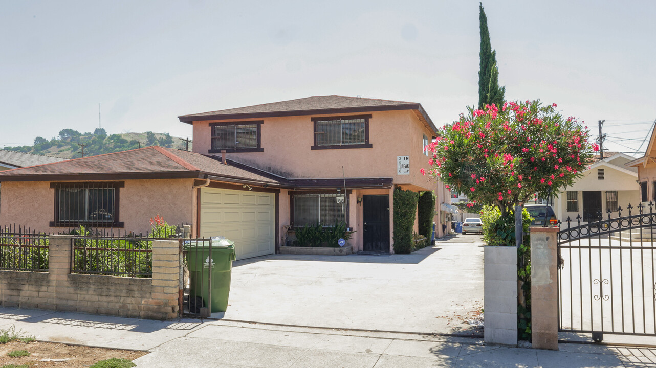 3516 Arroyo Seco Ave in Los Angeles, CA - Building Photo