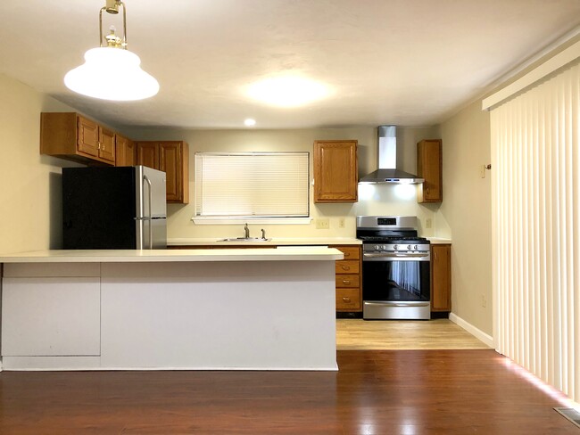 12 E Bluff Rd in Ashland, MA - Building Photo - Building Photo