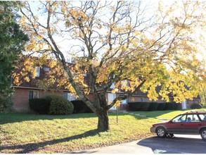 Hollow Run Apartments in West Chester, PA - Building Photo - Building Photo