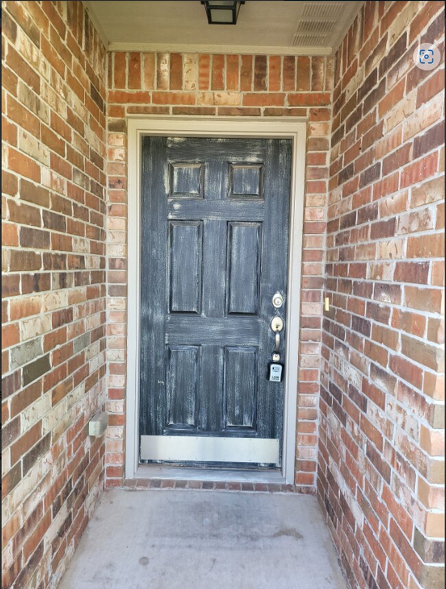 property at 917 West Prairie Wind Way