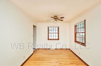 2928 Vine St in West Des Moines, IA - Building Photo - Building Photo