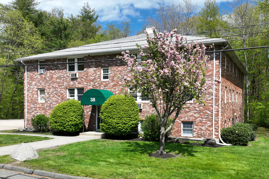 26-38 Ernest Ave in Exeter, NH - Building Photo