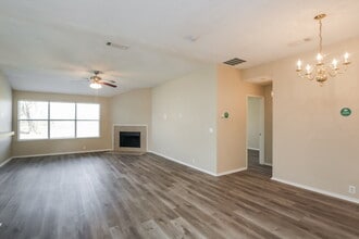 322 Oakhurst Dr in Seagoville, TX - Building Photo - Building Photo