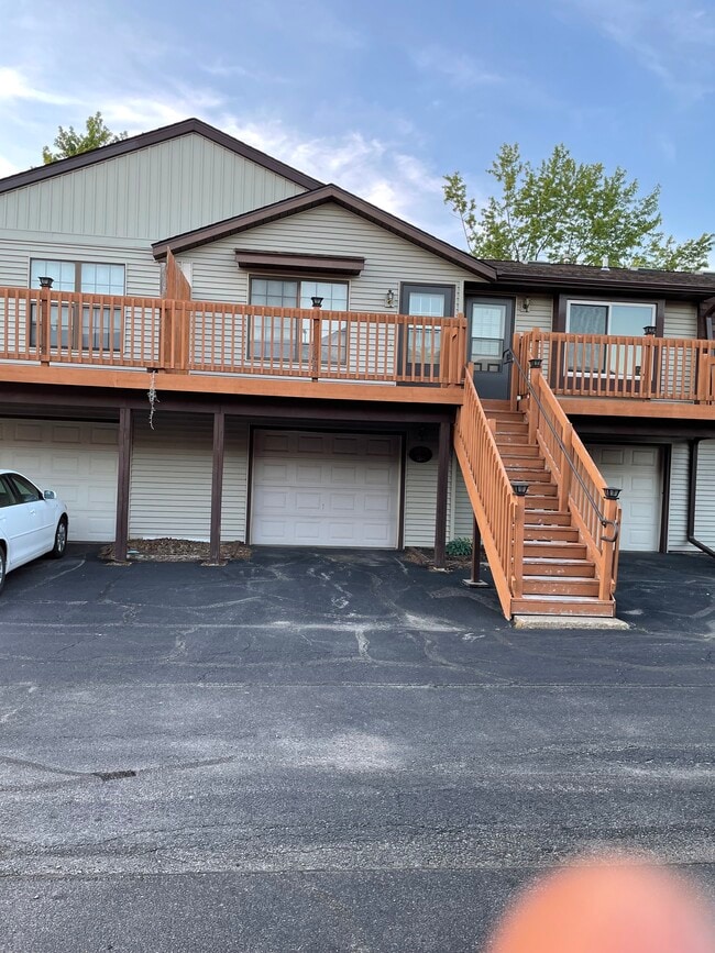 4019 Lillie Ave, Unit 104