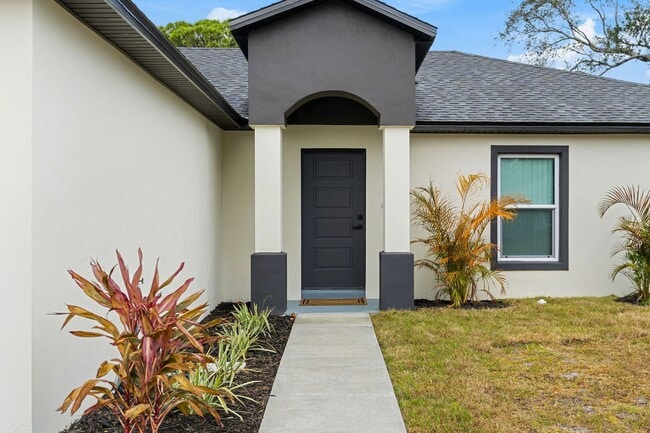 property at 1623 Espejo St SE