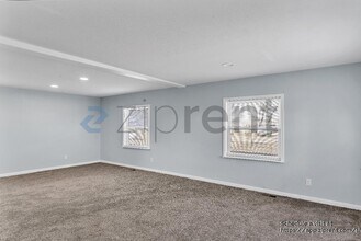 1615 E 90th St S in Haysville, KS - Foto de edificio - Building Photo