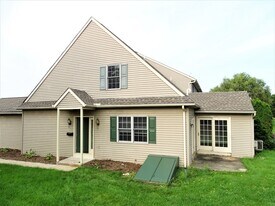 91 Pebble Creek Dr in Lititz, PA - Building Photo