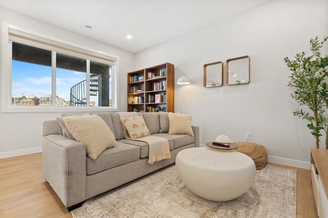 property at 140 S Shr Vw