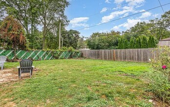 11 Hedge St in Rochester, NY - Building Photo - Building Photo