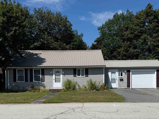 180 Kenney St in Manchester, NH - Foto de edificio - Building Photo