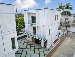 4559 W 18th St in Los Angeles, CA - Building Photo - Building Photo