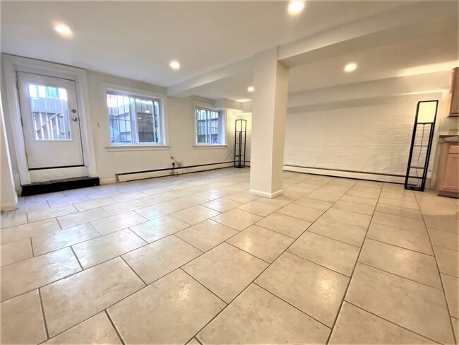 17 Follen St in Boston, MA - Foto de edificio - Building Photo