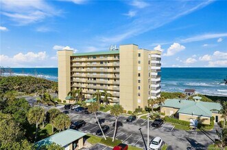 7370 S Ocean Dr, Unit 111 in Jensen Beach, FL - Building Photo - Building Photo