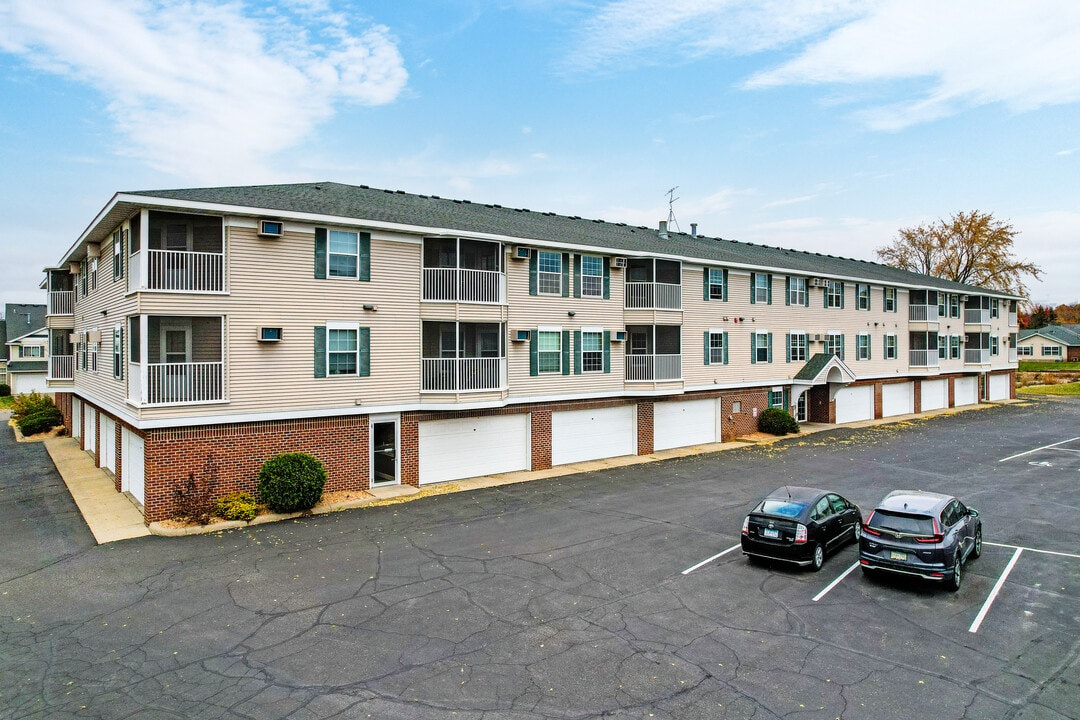 Meadowlawn Village in Sartell, MN - Building Photo