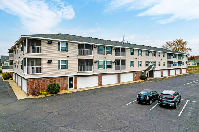 Meadowlawn Village in Sartell, MN - Foto de edificio - Building Photo