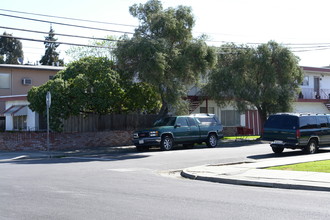 163 Madison Ave in Redwood City, CA - Building Photo - Building Photo