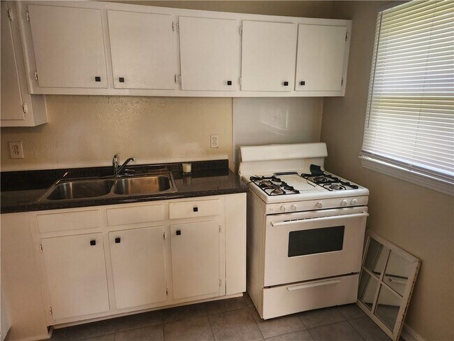 1304 Athey Rd in Mobile, AL - Building Photo - Building Photo