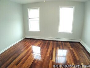 108 Boston St in Boston, MA - Building Photo - Building Photo