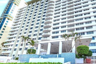 5005 Collins Ave in Miami Beach, FL - Building Photo - Building Photo