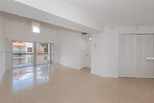 6292 NW 186th St in Hialeah, FL - Building Photo