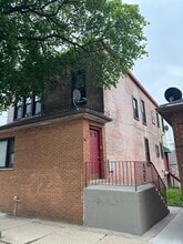 10401 S Ewing Ave in Chicago, IL - Building Photo - Building Photo