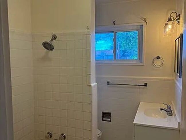 1327 E Rose Ln in Hobbs, NM - Building Photo - Building Photo