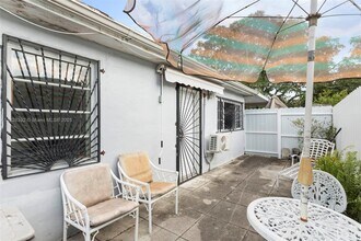 410 East Dr in North Miami Beach, FL - Building Photo - Building Photo