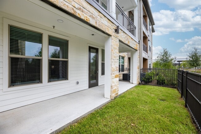 9302 Fry Rd in Cypress, TX - Foto de edificio - Building Photo