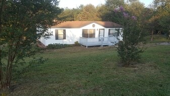 2596 1st Ave NW in Catawba, NC - Building Photo