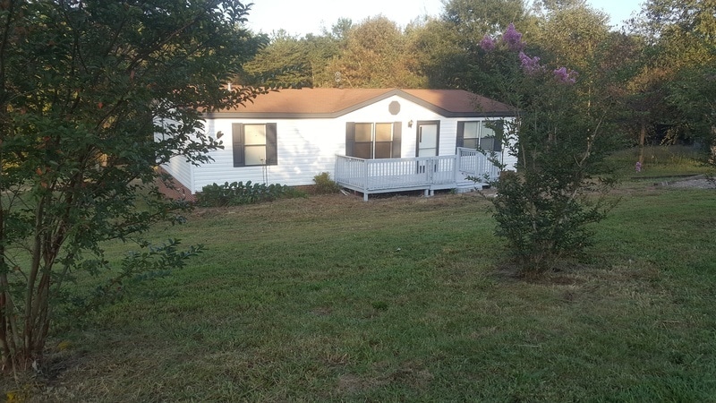 2596 1st Ave NW in Catawba, NC - Building Photo