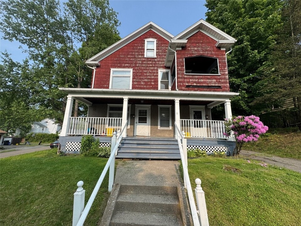 71 Mary St in Binghamton, NY - Building Photo