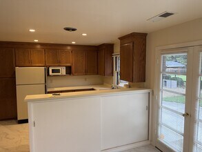 2150 Vineyard Rd in Novato, CA - Building Photo - Building Photo