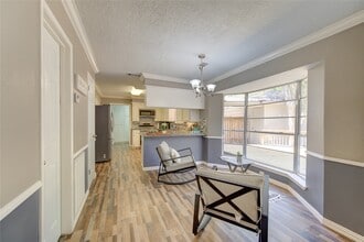 17206 Seven Pines Dr in Spring, TX - Foto de edificio - Building Photo