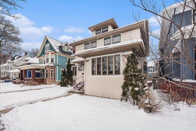 572 Madison Ave SE in Grand Rapids, MI - Building Photo - Building Photo