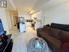 8960 Jane St in Vaughan, ON - Building Photo - Building Photo