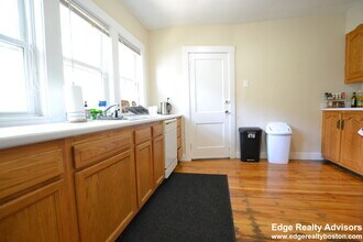 39 Nottinghill Rd, Unit 1 in Boston, MA - Building Photo - Building Photo