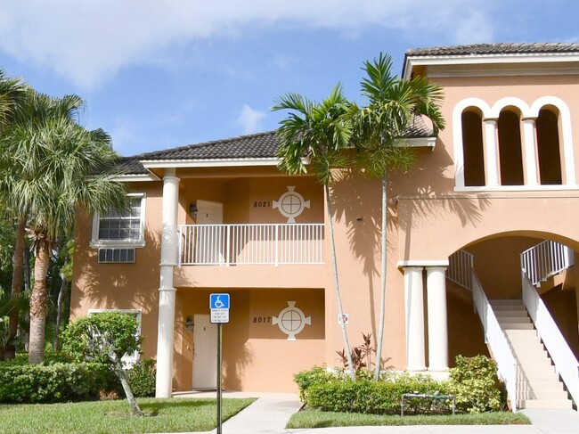 8017 Carnoustie Pl, Unit # 4111 Side A in Port St. Lucie, FL - Foto de edificio - Building Photo