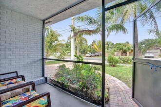 208 SW 2nd Ave in Hallandale Beach, FL - Building Photo - Building Photo