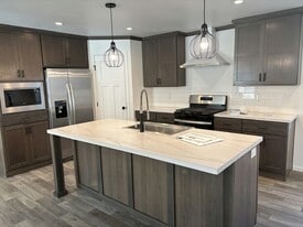 154 Cimarron in Lake Elmo, MN - Building Photo