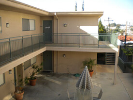 Sea View Terrace Apartments- O in Redondo Beach, CA - Foto de edificio - Building Photo