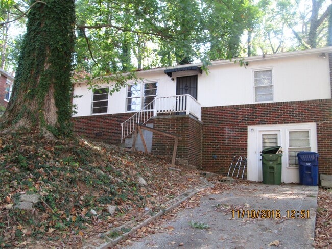 property at 2980 Wanda Cir SW