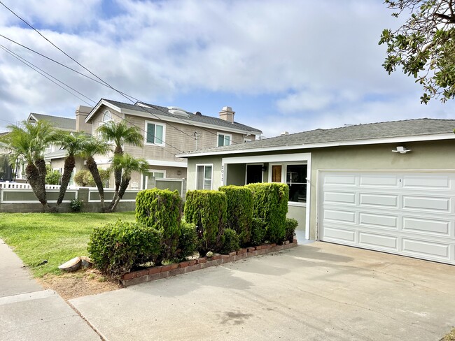 2013 Plant Ave in Redondo Beach, CA - Building Photo - Building Photo